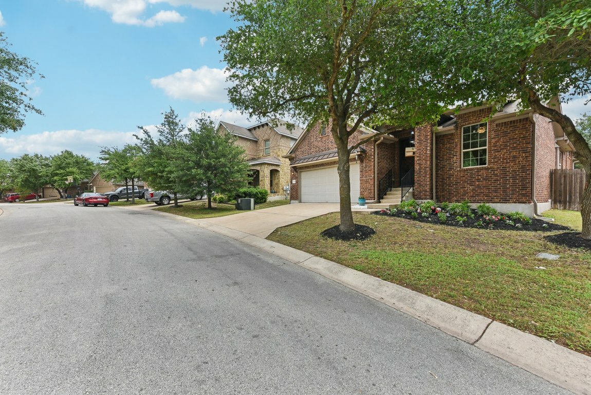 Property Photo: 190 Stone View Trail TX 78737