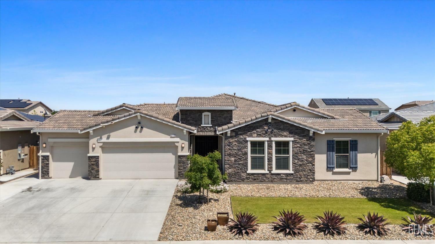 Property Photo: 610 Jacob Creek Drive CA 93314
