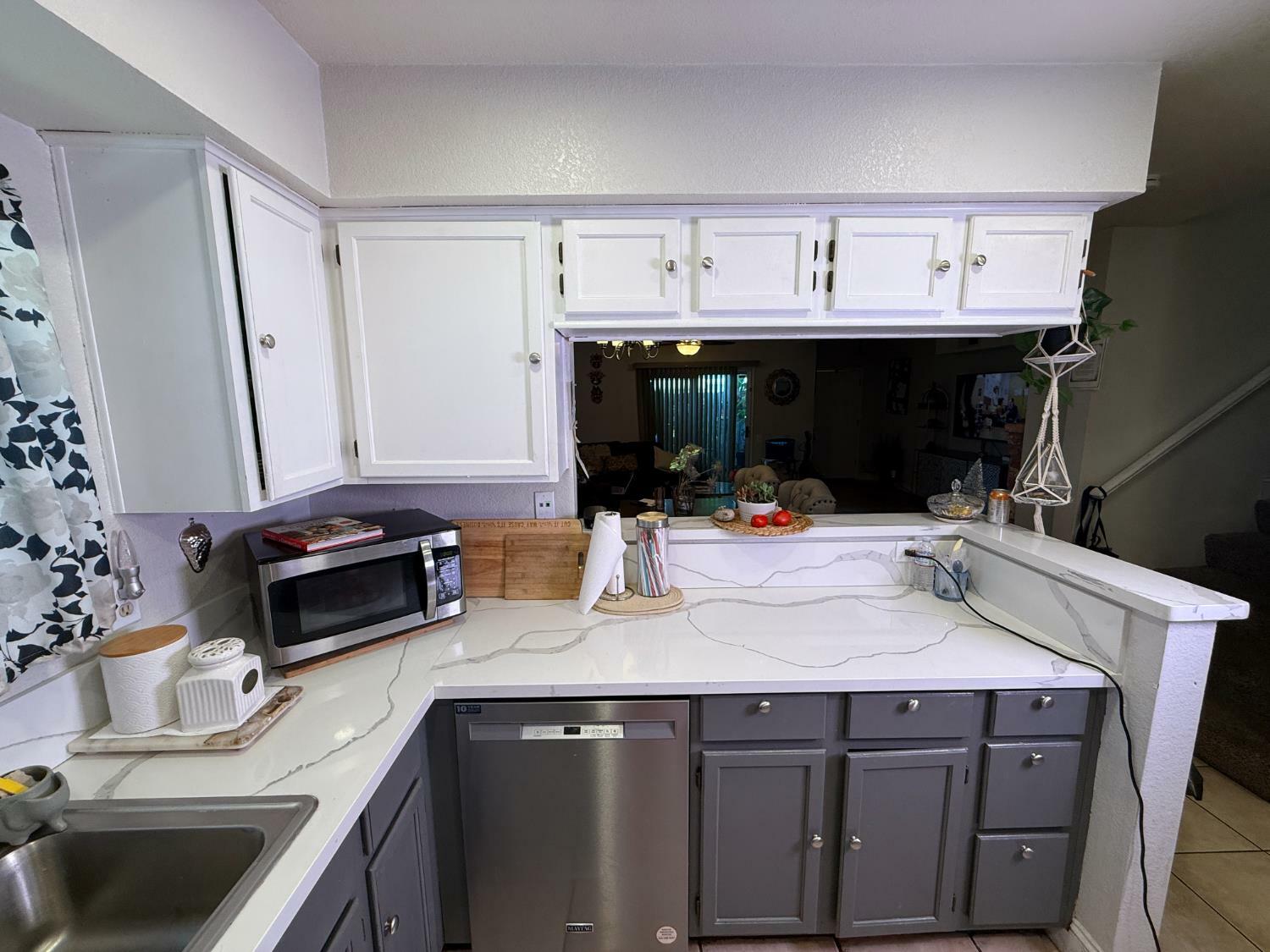 Property Photo: 561 Samuel Way CA 95838