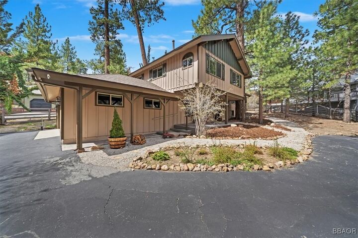 Property Photo:  41604 Hummingbird Lane  CA 92315 