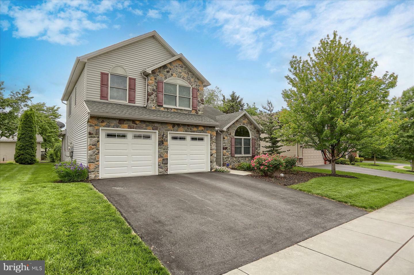 Property Photo: 105 Hilltop Court PA 17011