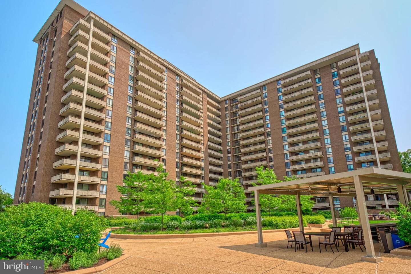 Property Photo:  1800 Old Meadow Rd. 812  VA 22102 