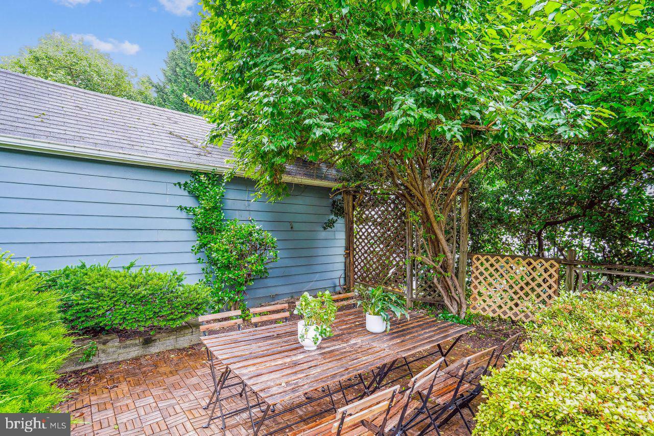 Property Photo: 4623 S Chelsea Lane MD 20814