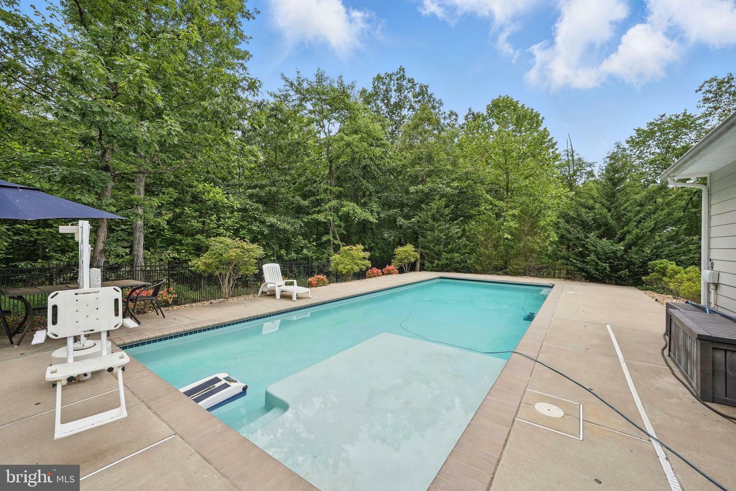 Property Photo: 16009 Roland Park Place VA 20155