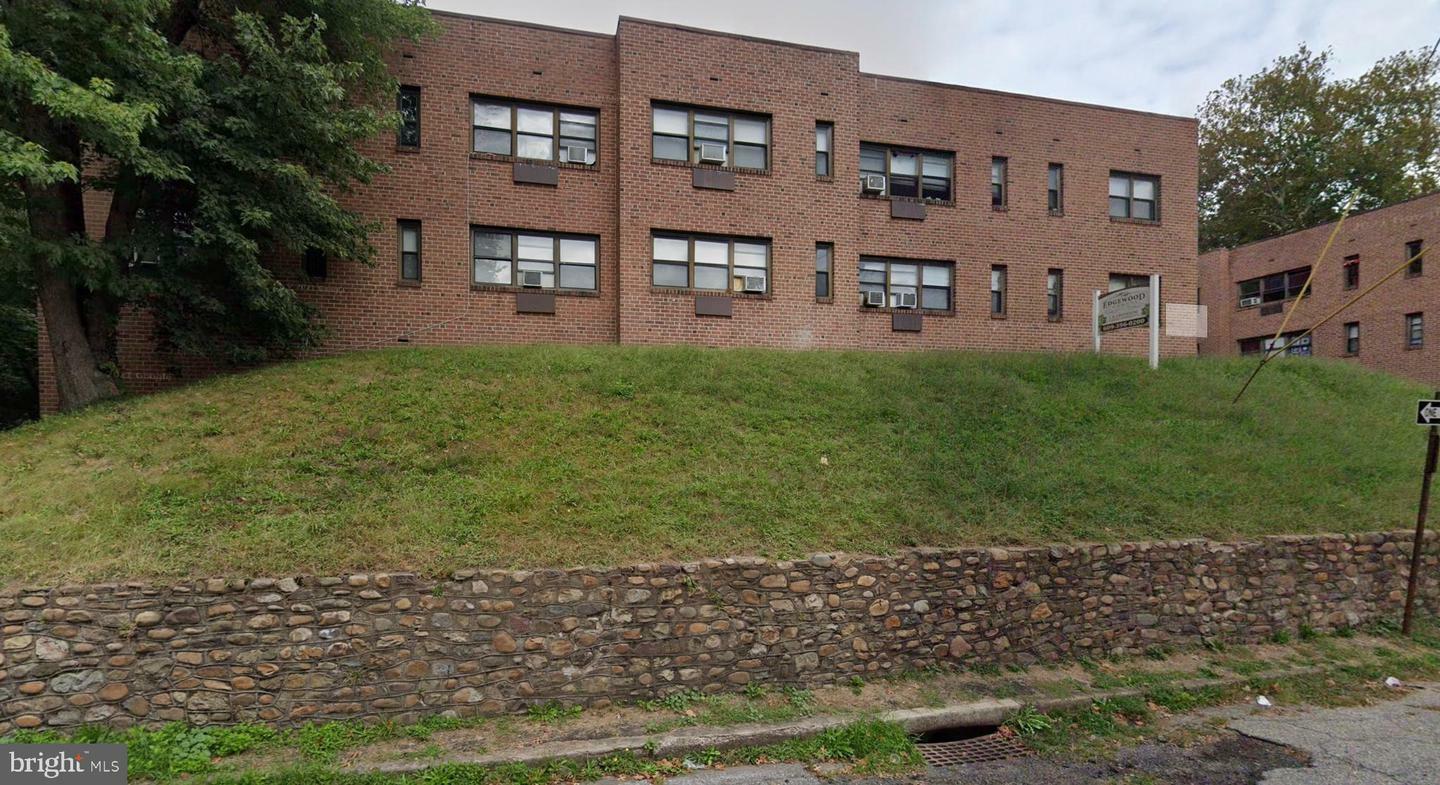 Property Photo: 1100 Edgewood Avenue A7 NJ 08618