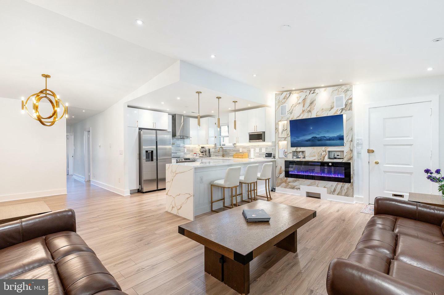 Property Photo: 2332 Borbeck Avenue PA 19152