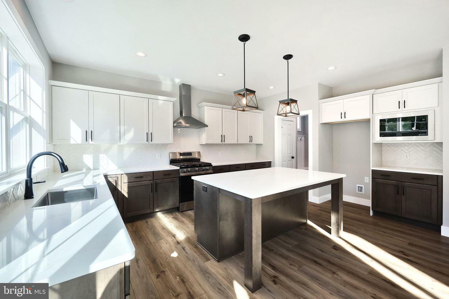Property Photo: 102 Kensington Place PA 17050