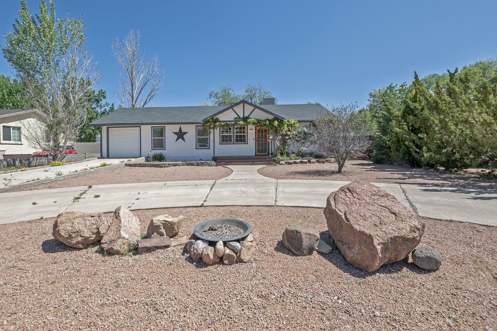 Property Photo: 402 W Arabian Way AZ 85541