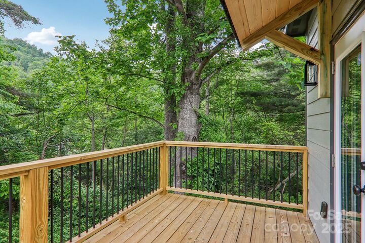 Property Photo: 12 Whipoorwill Way NC 28786