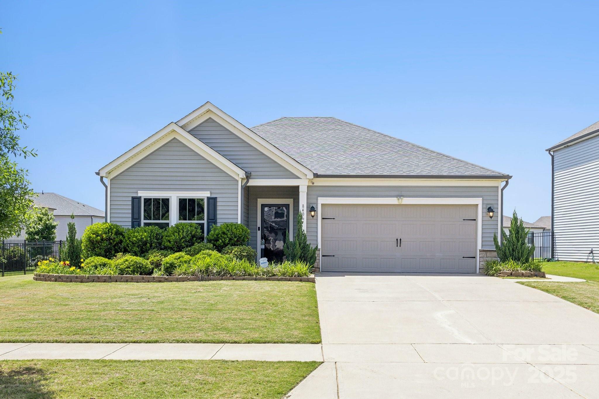 Property Photo: 8406 Flint Hill Drive NC 28273