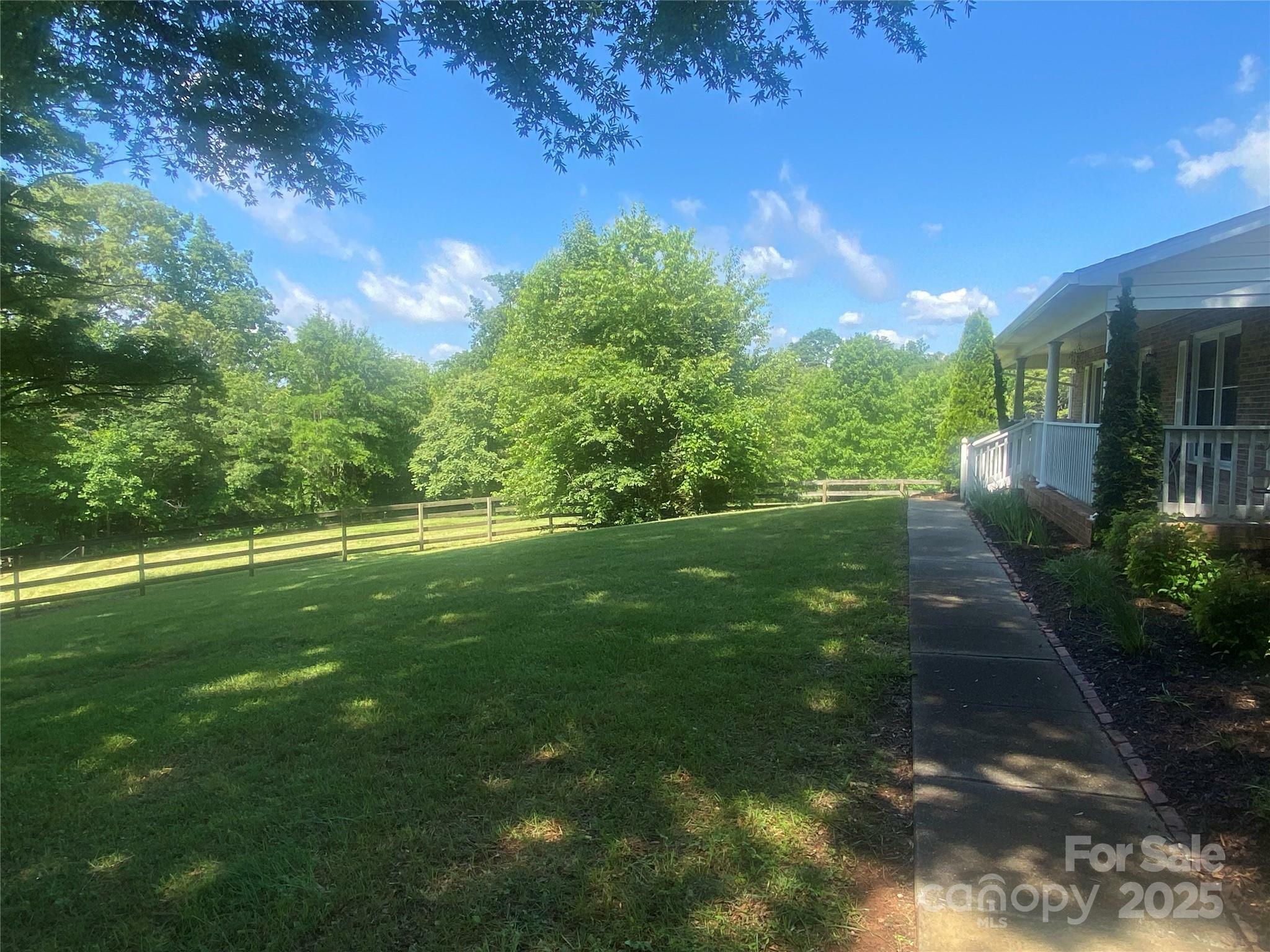 Property Photo: 1126 Watermill Road NC 28655