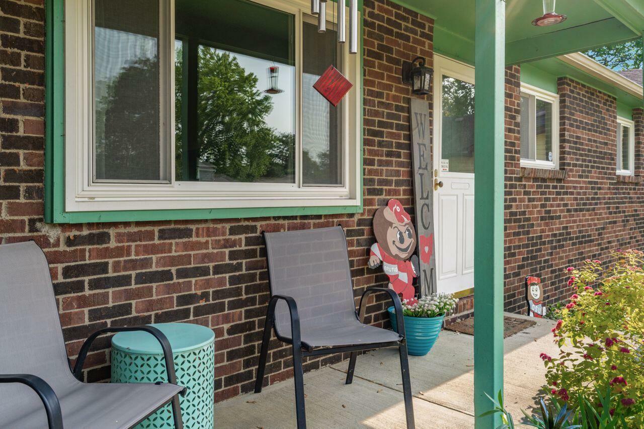 Property Photo: 6621 Olivetree Court OH 43068
