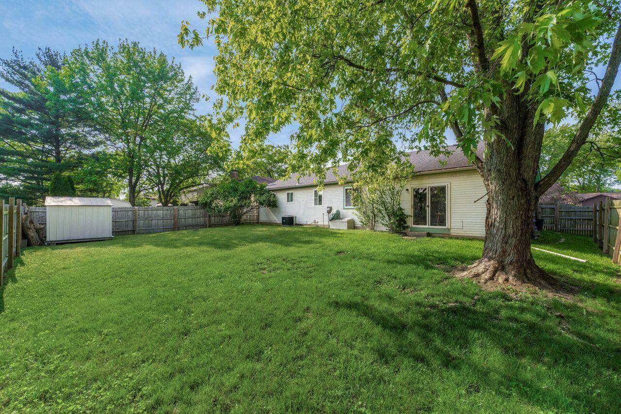 Property Photo: 6621 Olivetree Court OH 43068