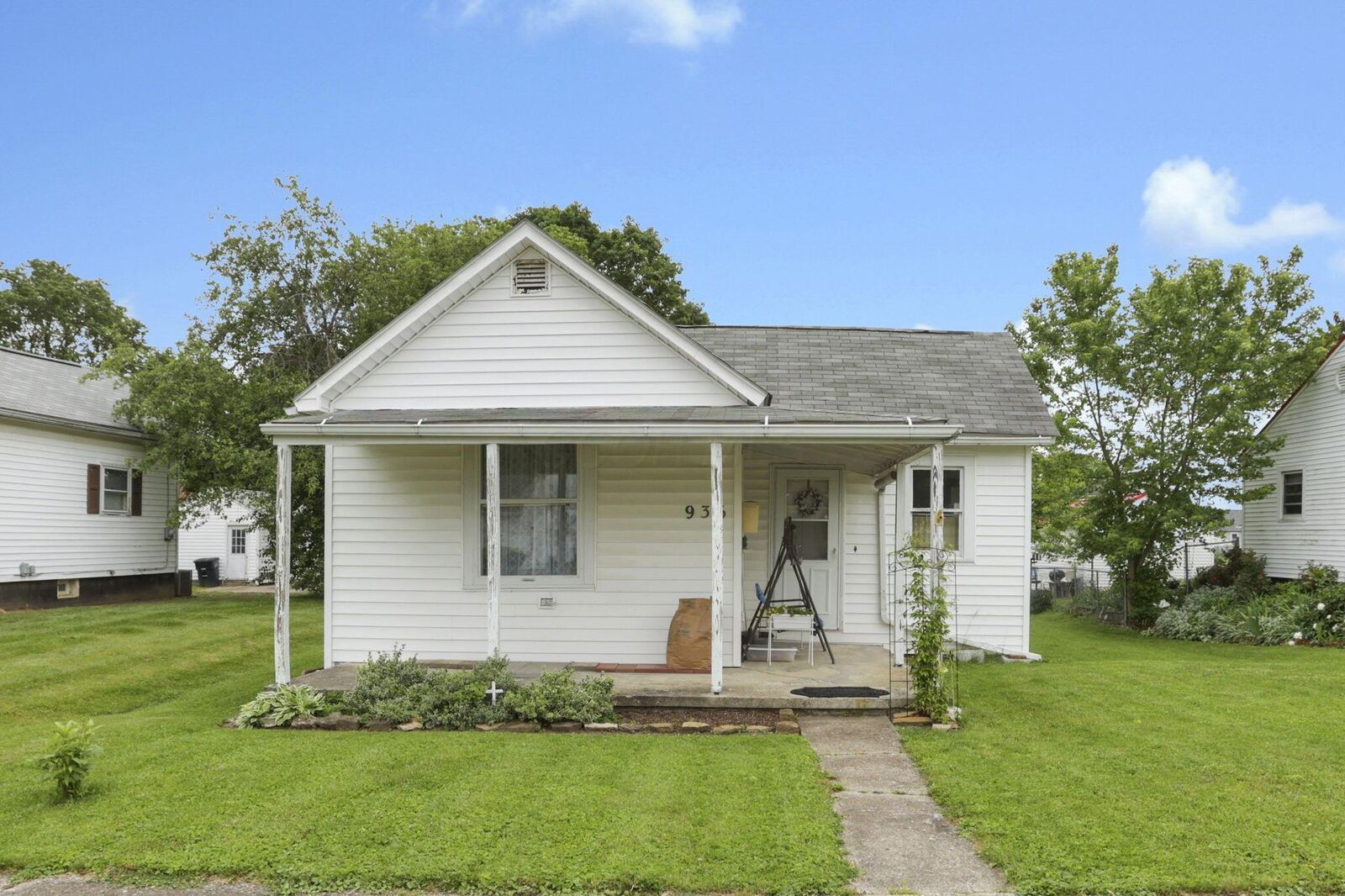 Property Photo:  936 Washington Avenue  OH 43130 