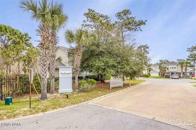 Property Photo: 32 Enchanted Way FL 32459