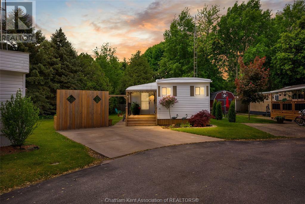 Property Photo:  22220 Charing Cross Road 16  ON N7M 5V8 