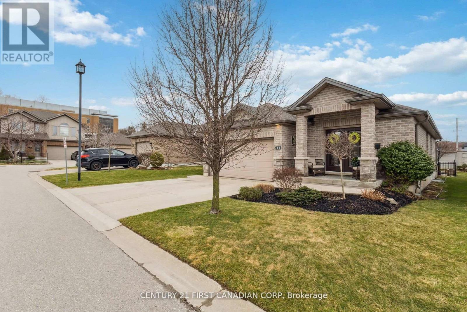 Property Photo: 1430 Highbury Avenue 11 ON N5Y 6M4