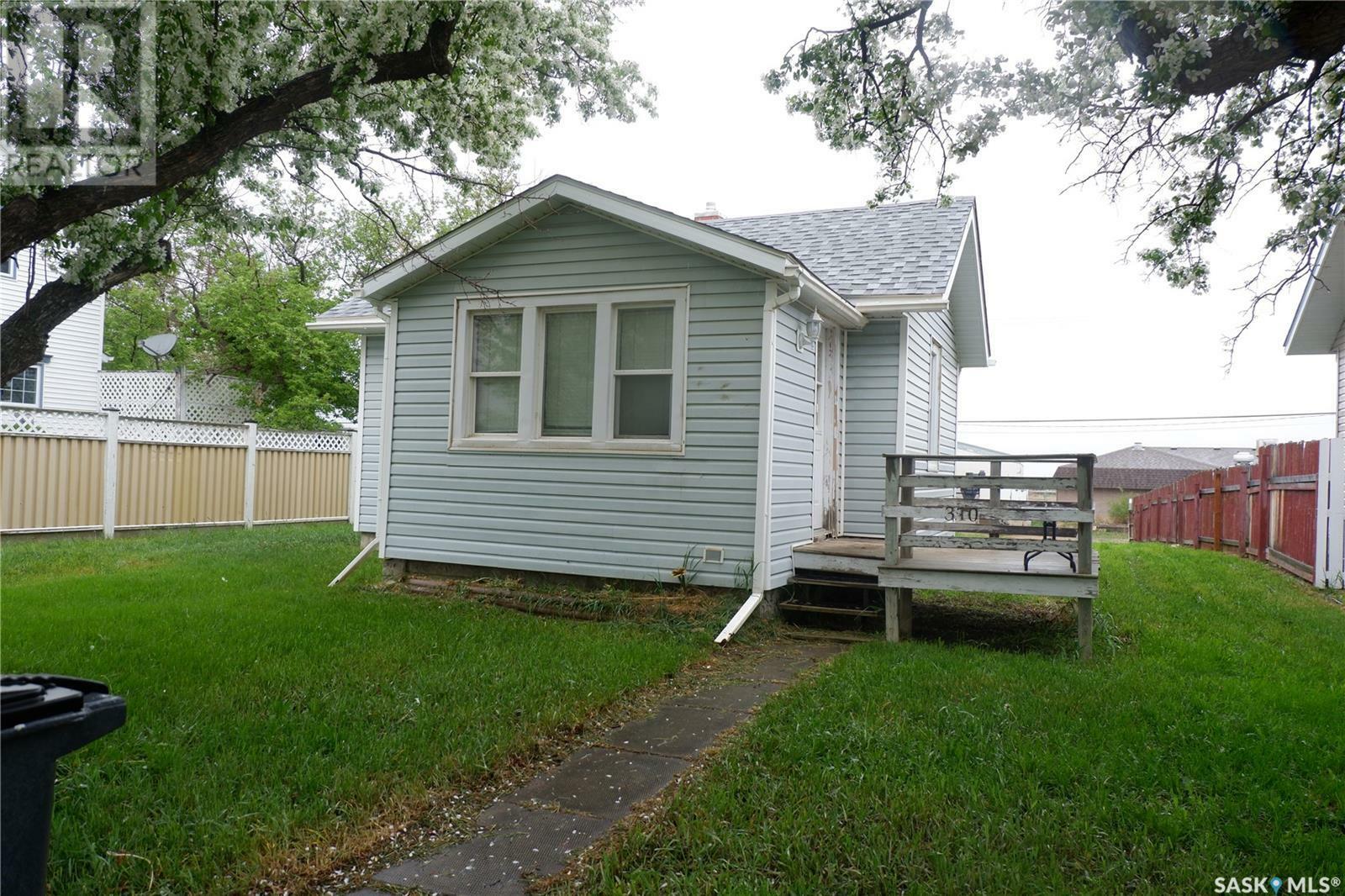 Property Photo: 310 2nd Avenue W SK S0H 0B0