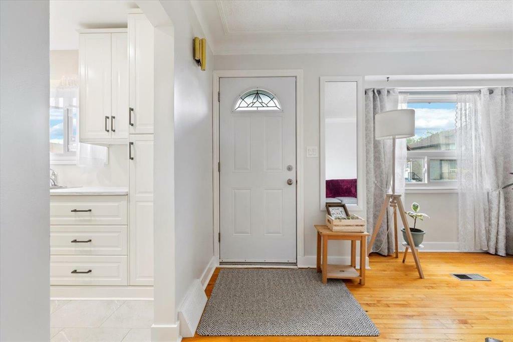 Property Photo: 488 Polson Avenue MB R2W 0N8