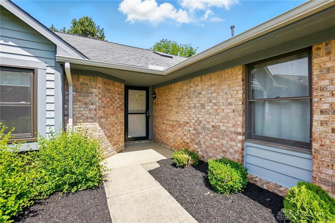 Property Photo: 3 Pheasant Run Circle OH 45066
