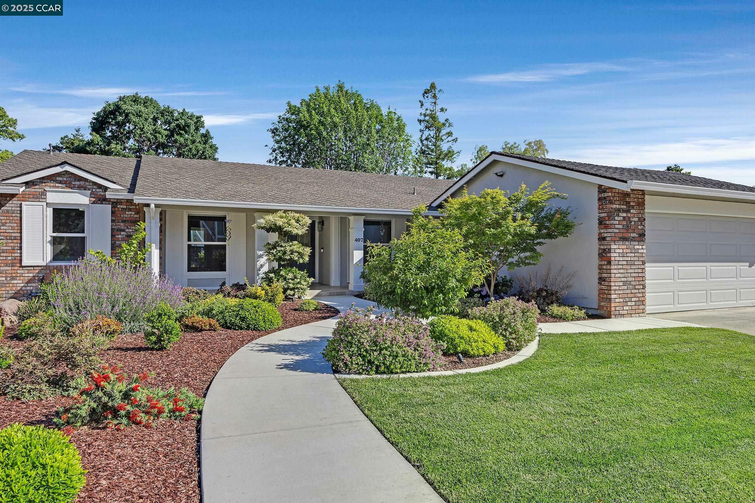 Property Photo: 407 Grenache Cir CA 94517