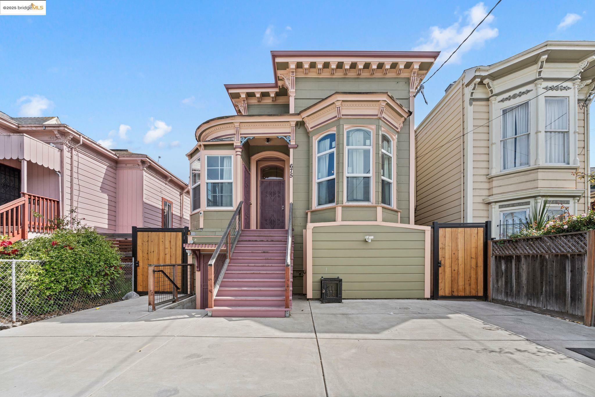 Property Photo: 675 25th St CA 94612