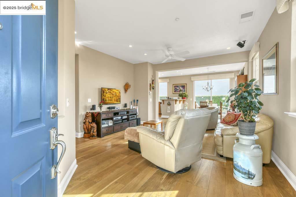 Property Photo: 1559 Regent Dr CA 94513