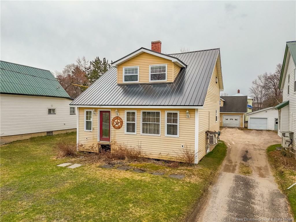 47 Lake Avenue  McAdam NB E6J 1N9 photo