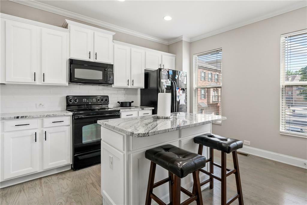 Property Photo: 286 Blue Pointe Court GA 30024