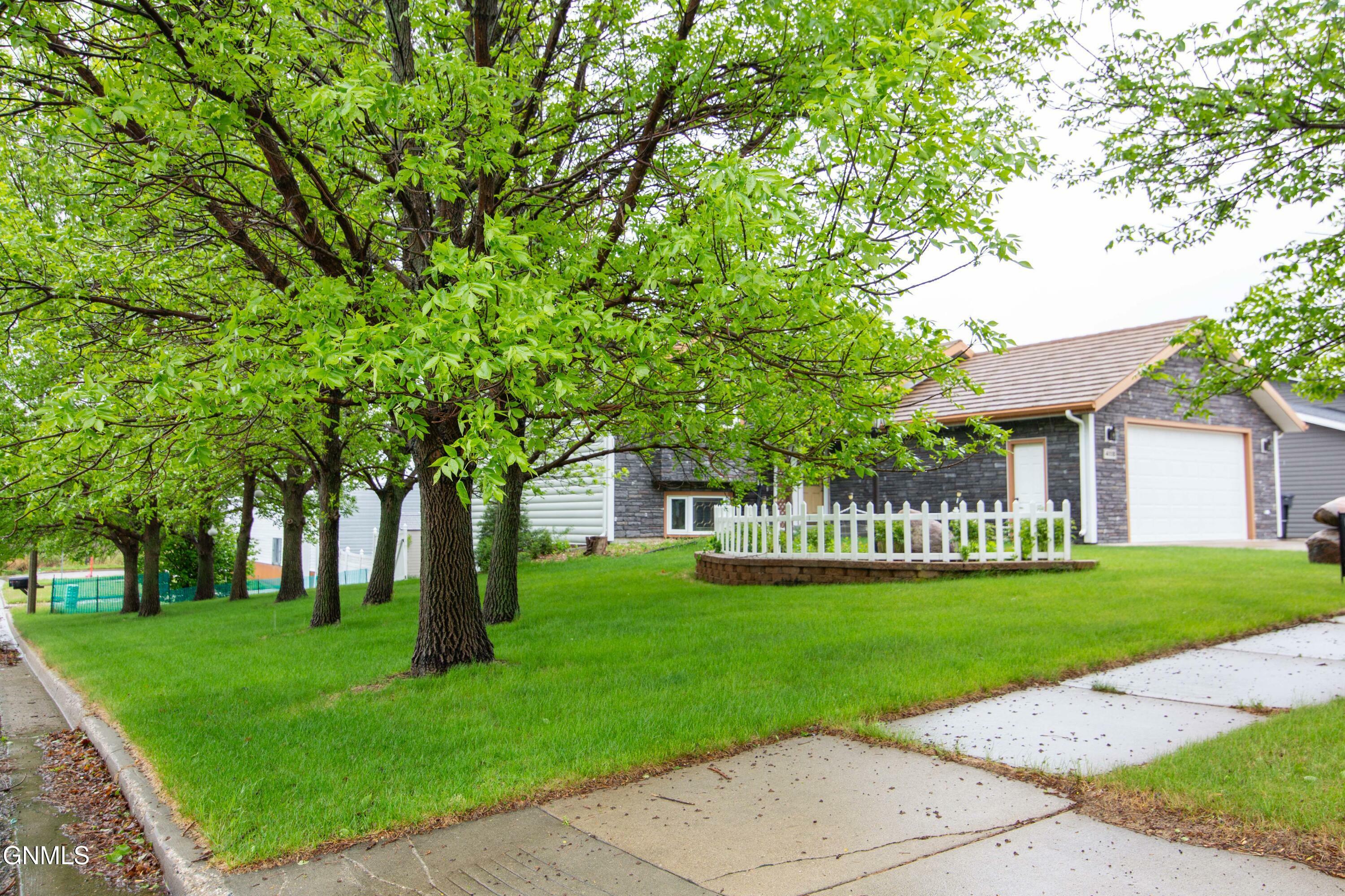Property Photo: 4118 34th Avenue NW ND 58554