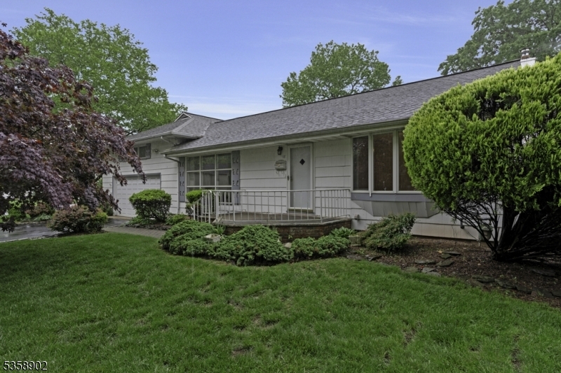 Property Photo: 18 Blake Dr NJ 07066