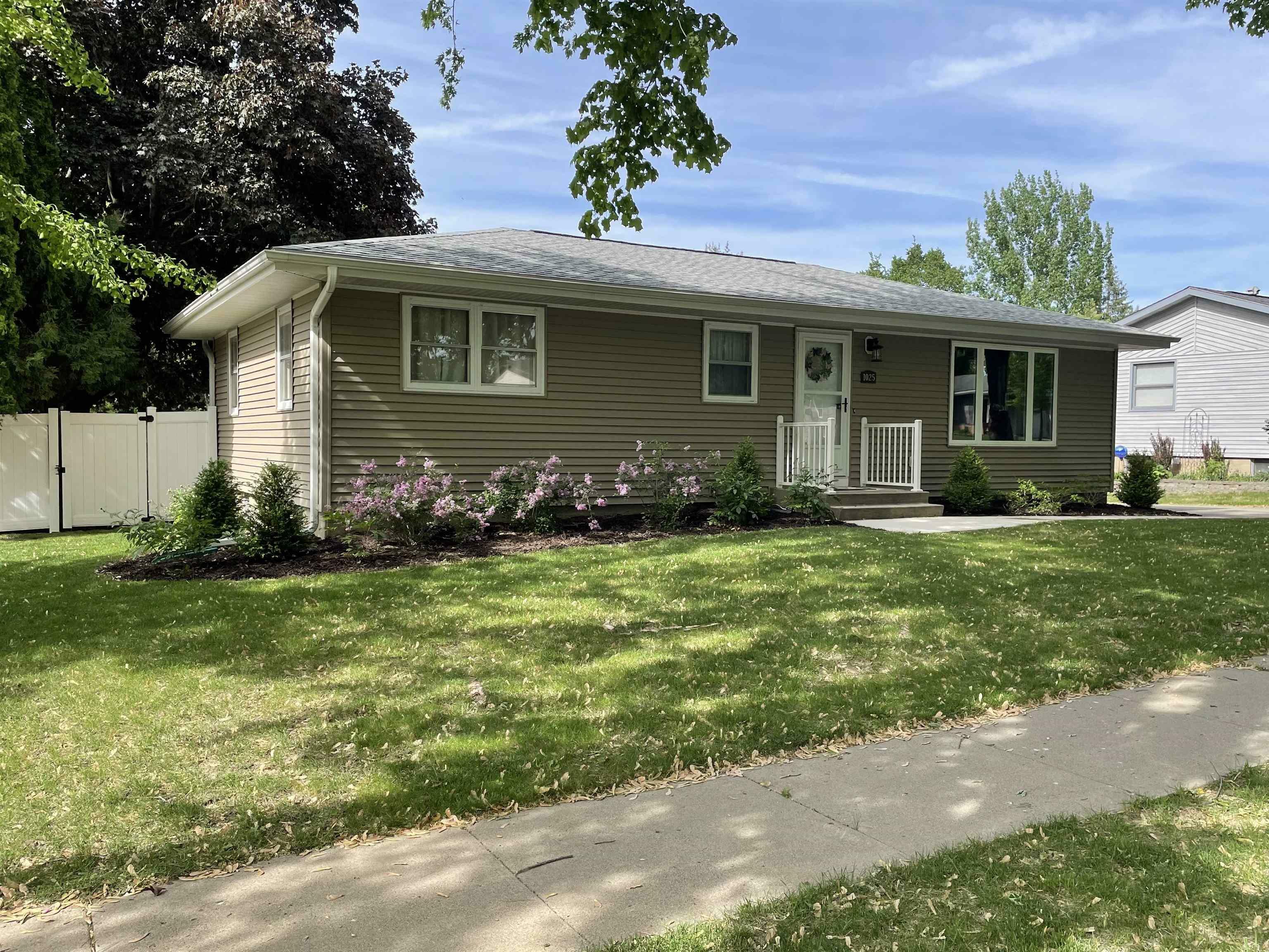 1025 NE 3rd Avenue  Waverly IA 50677 photo
