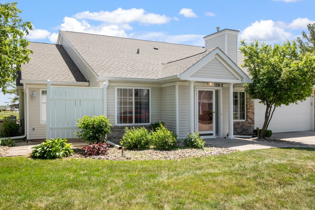 Property Photo:  120 NW Georgetown Boulevard 2  IA 50023 