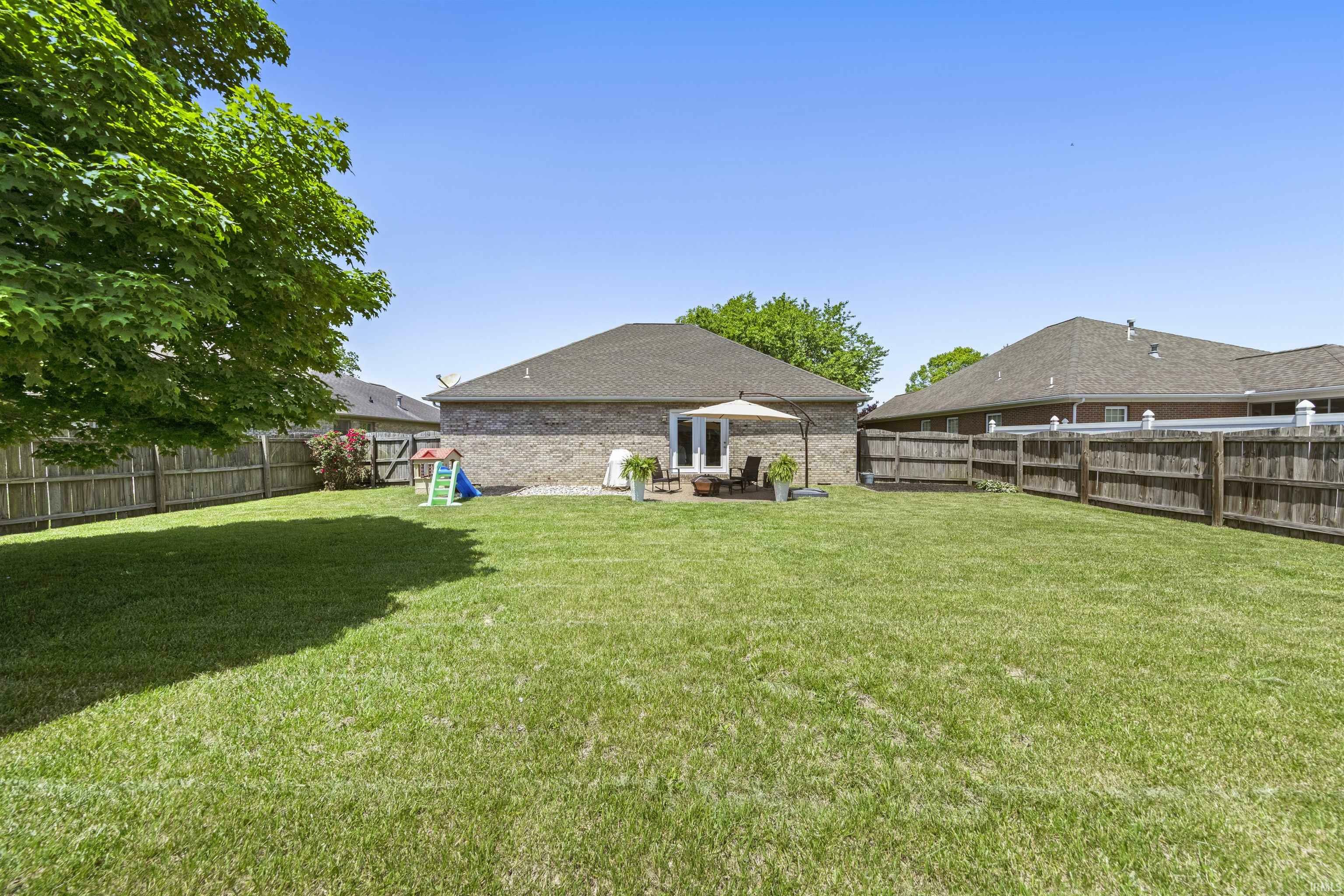 Property Photo: 213 Westbriar Boulevard IN 47630