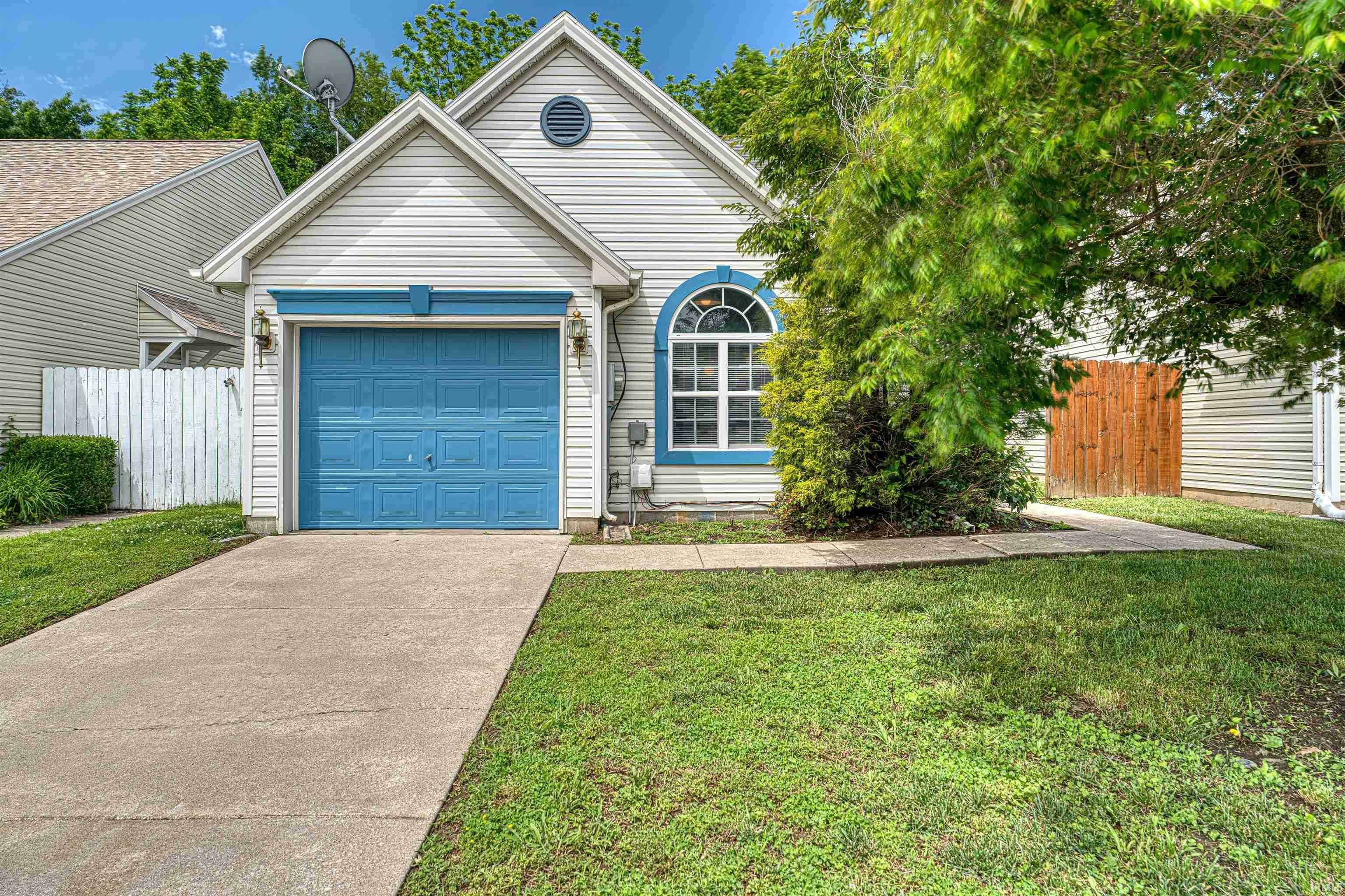 5819 Riverwalk Circle  Newburgh IN 47630 photo