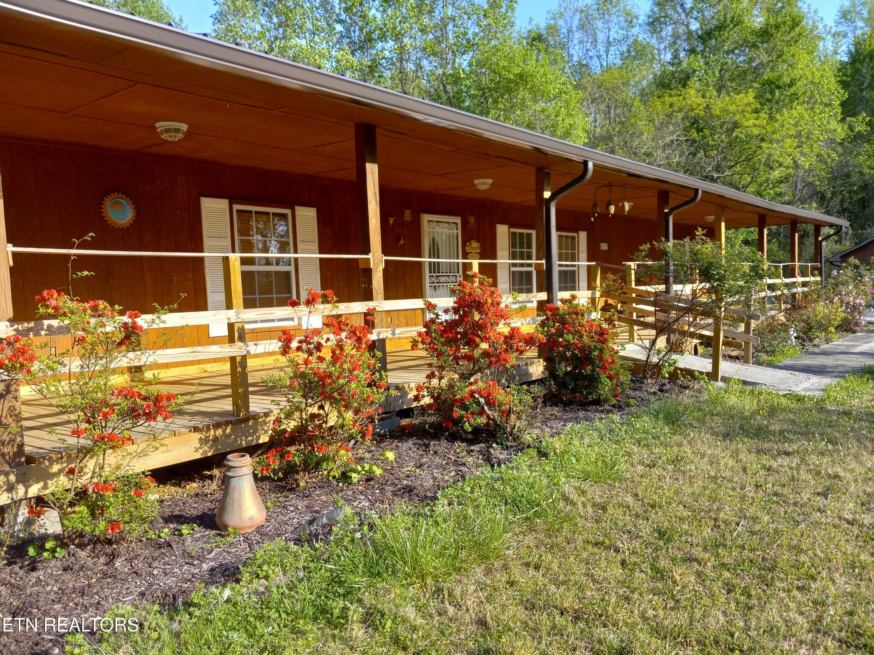 Property Photo: 125 Elliott St TN 37748