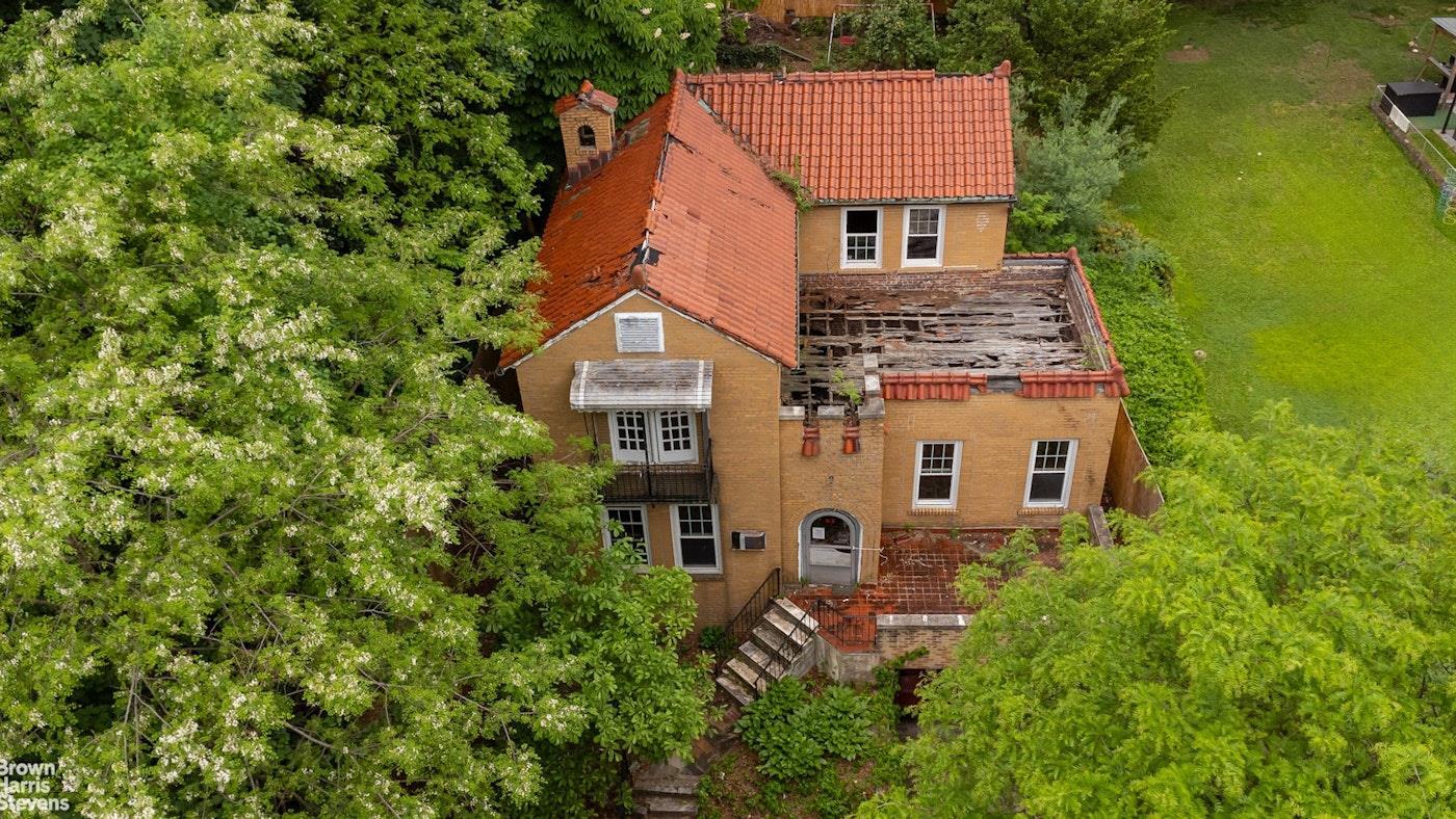 Property Photo:  3115 Netherland Avenue  NY 10463 