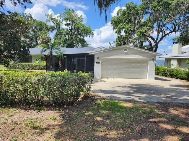 Property Photo: 7378 NE 49th Lane FL 34785