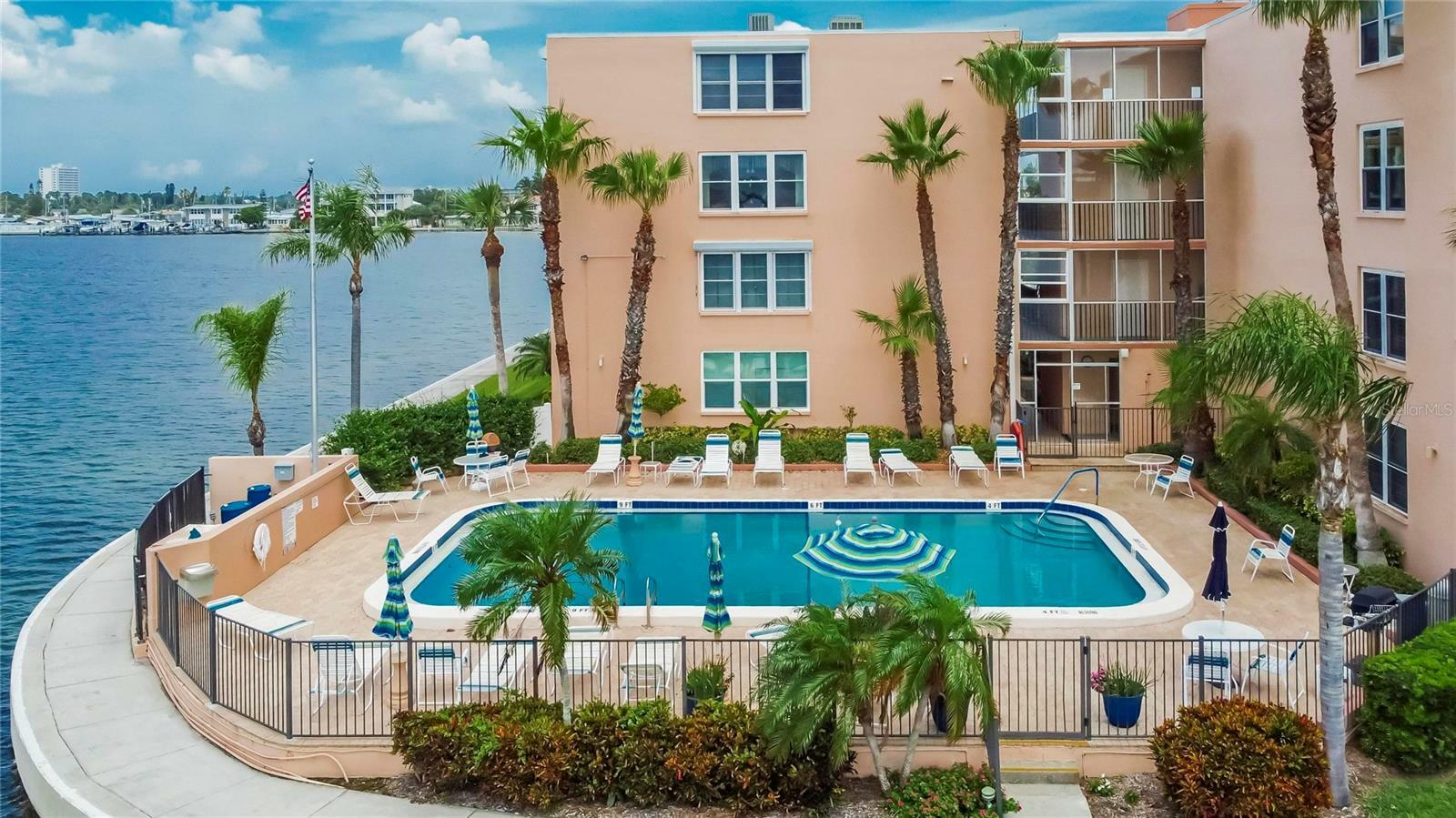 Property Photo: 7700 Sun Island Drive S 105 FL 33707