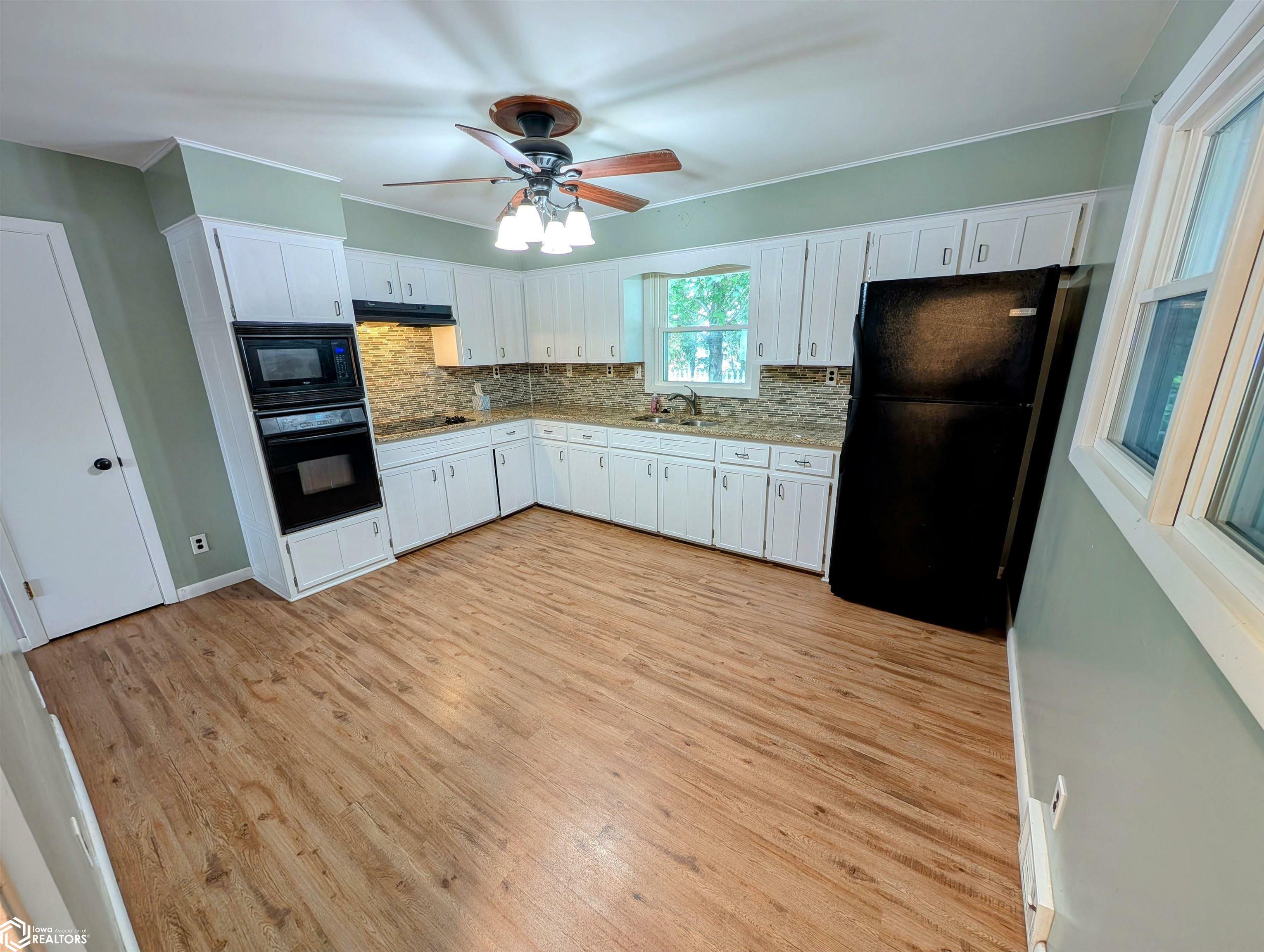 Property Photo: 2704 S Central Avenue IA 52601