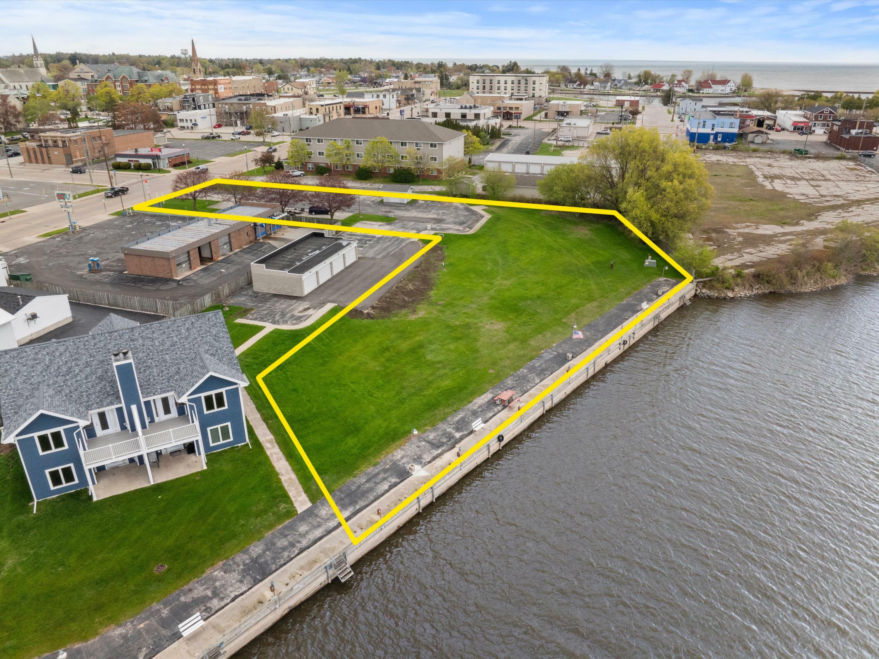 1609 16th St  Two Rivers WI 54241 photo