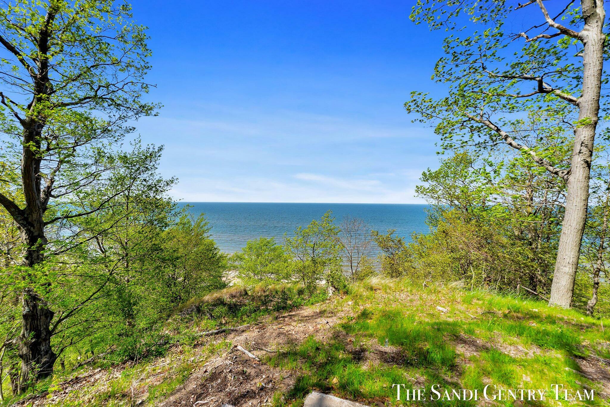 Property Photo: 18111 Ridge Drive MI 49417