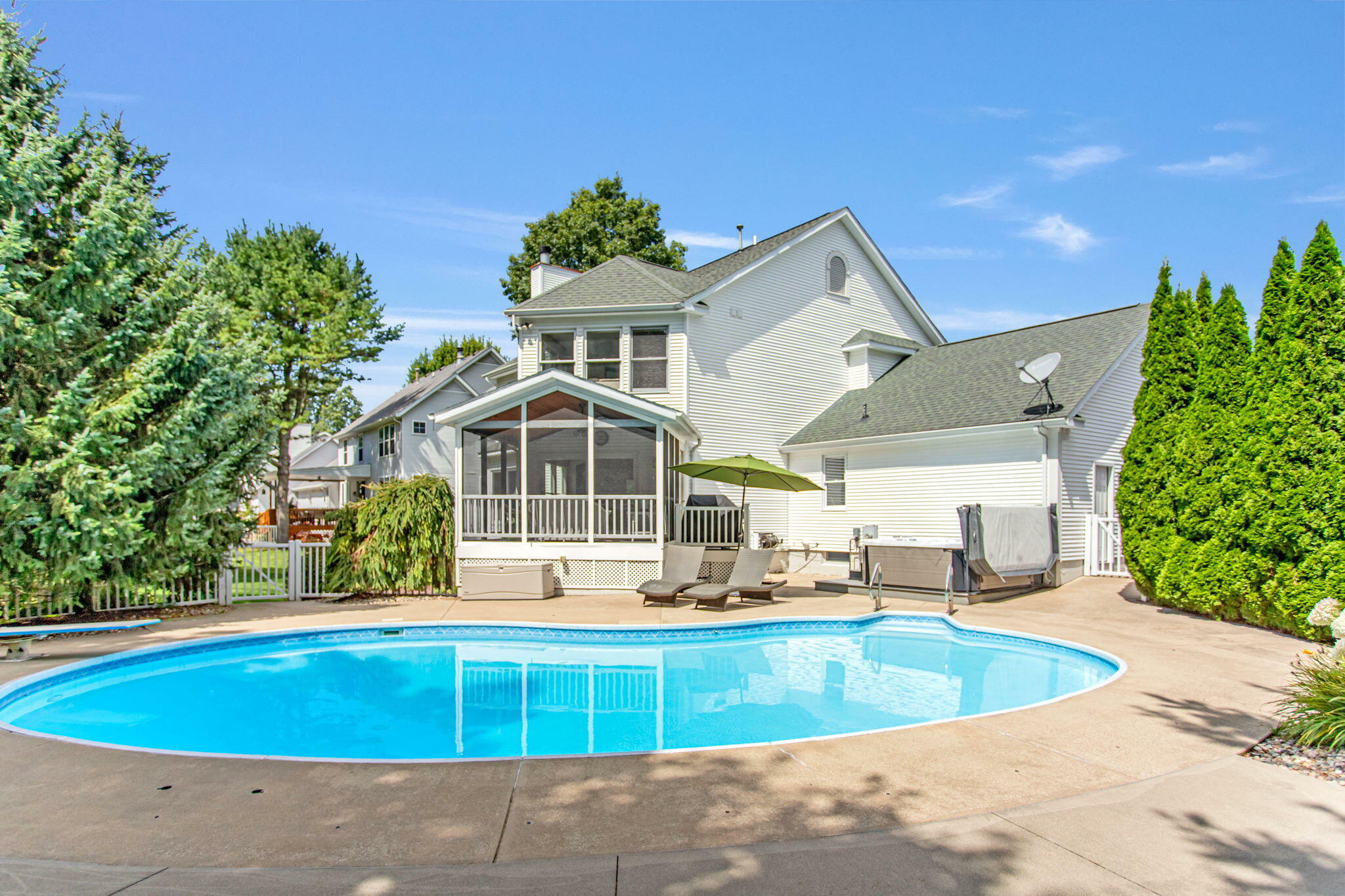 Property Photo: 1872 Goldeneye Drive MI 49424