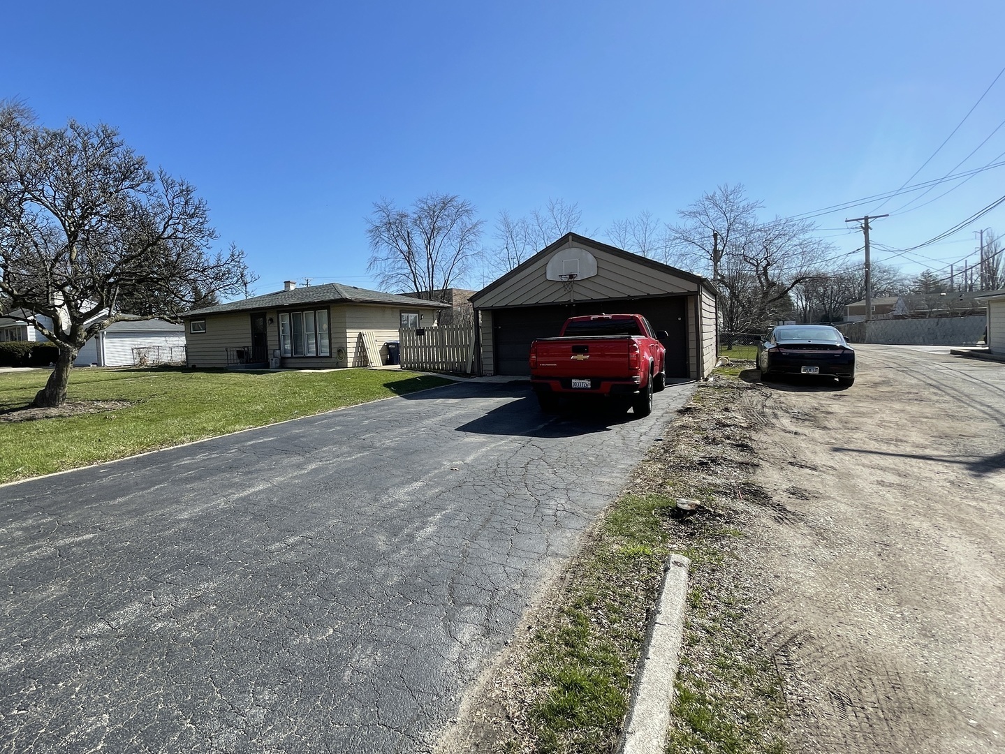Property Photo: 11 Shagbark Road IL 60044