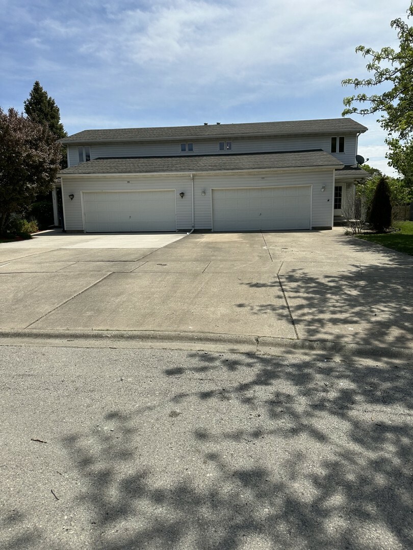 Property Photo: 1326 Post Oak Court 1 IL 60403