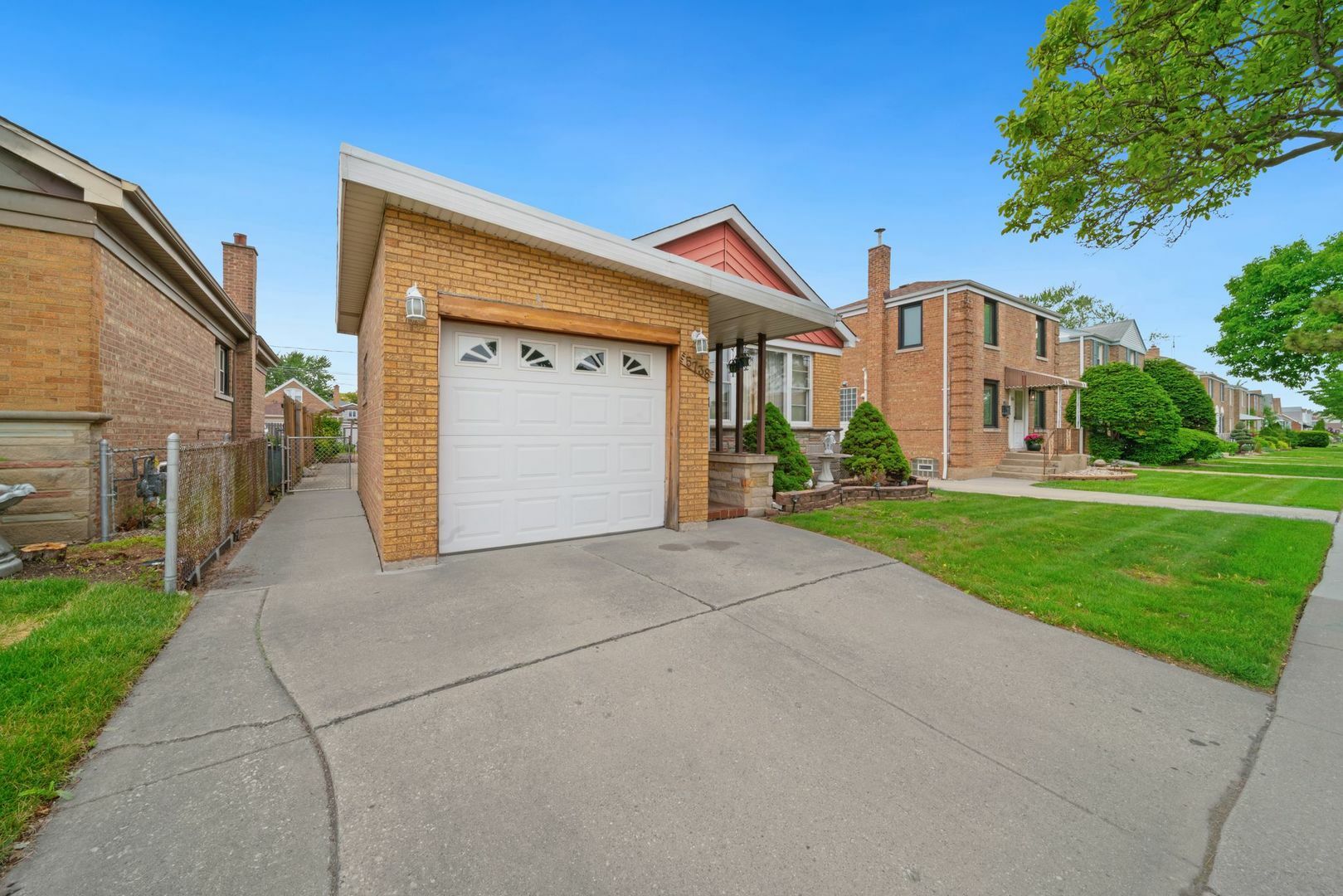 Property Photo: 5738 S Newland Avenue IL 60638