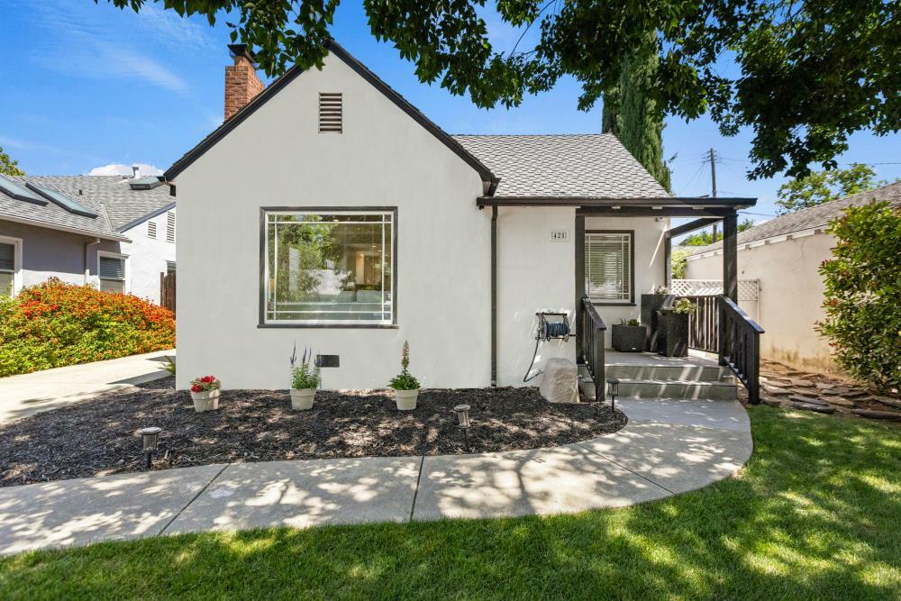 425 San Antonio Way  Sacramento CA 95819 photo