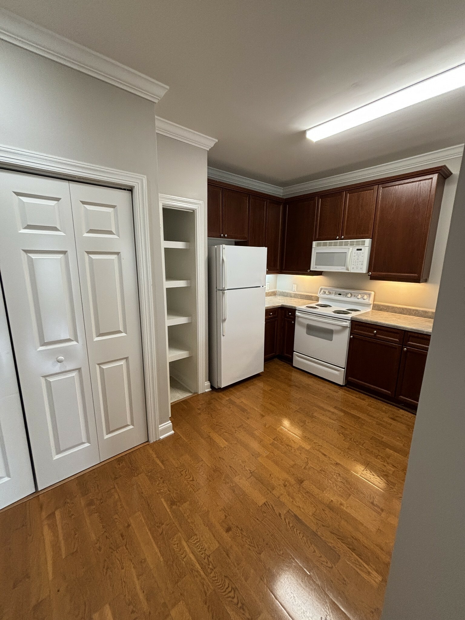 Property Photo: 4316 Summercrest Blvd 512 TN 37013