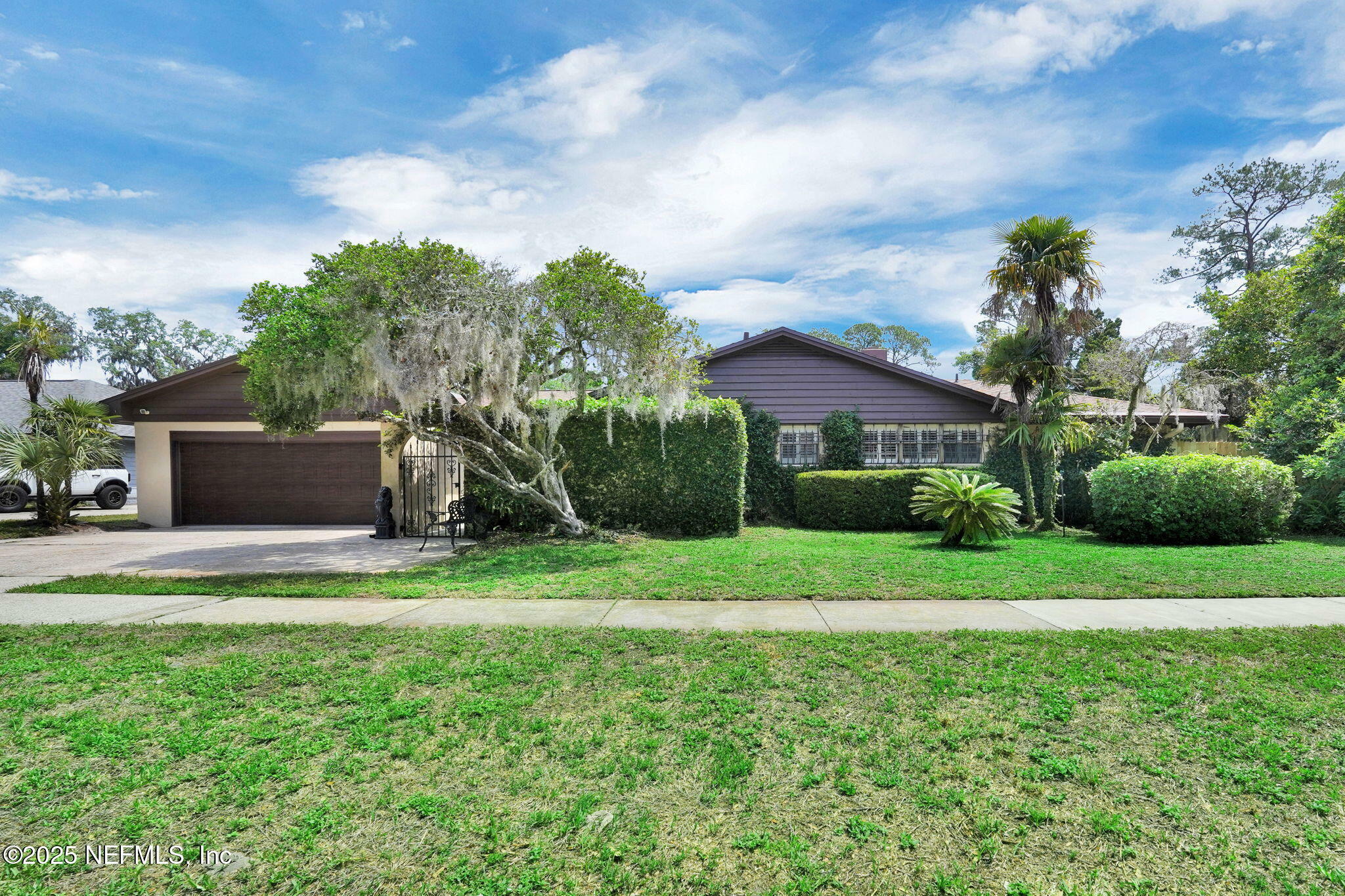 Property Photo: 9627 Wexford Road FL 32257