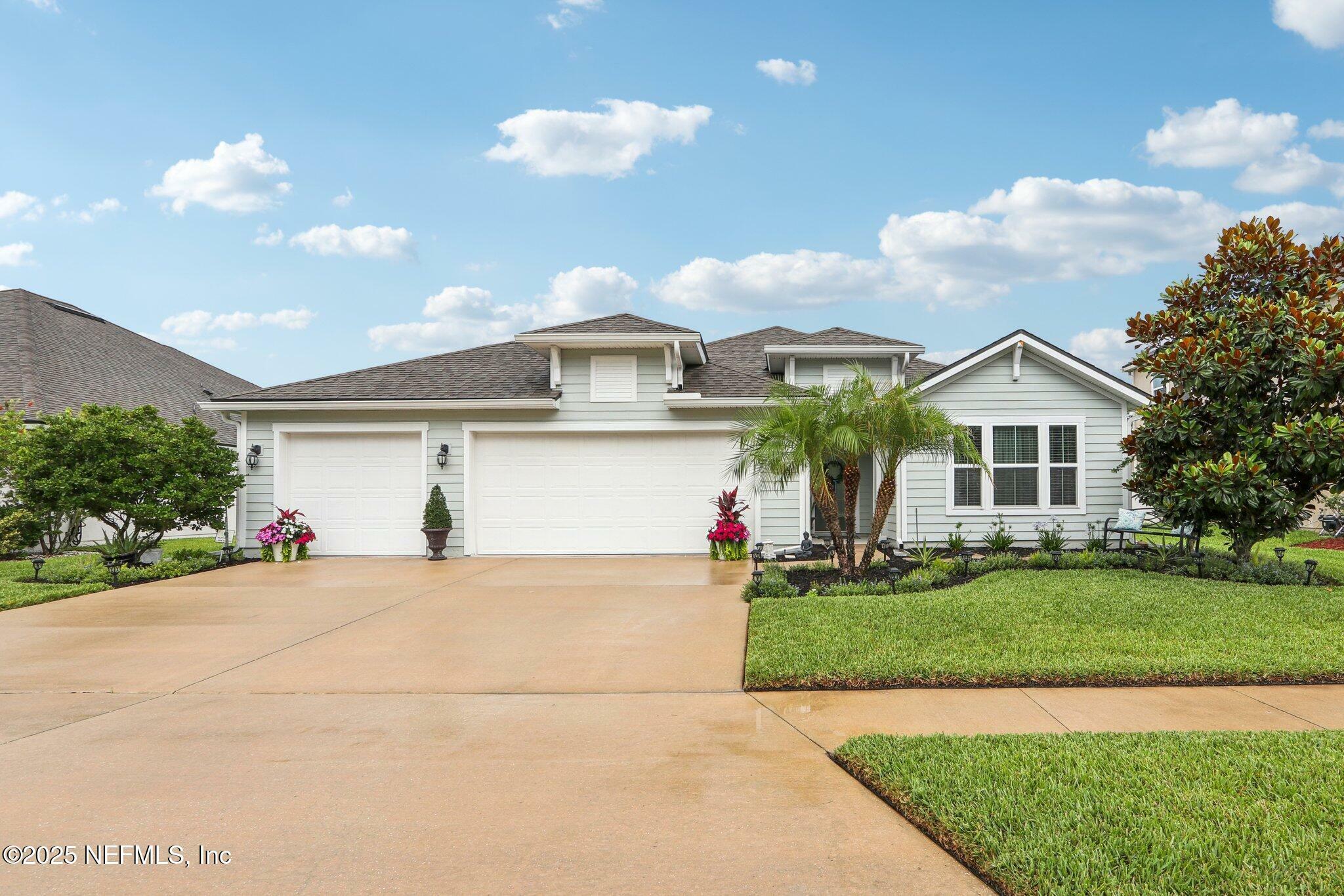 Property Photo: 284 Queen Victoria Avenue FL 32259